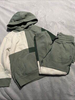 Kids Colorblock Hoodie & Jogger Set - Olive Green